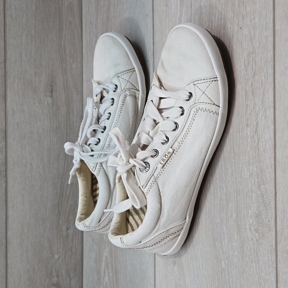Taos Footwear Shoes - Taos Womens Star Canvas Moc Lace Up  Sneakers shoes sz 9